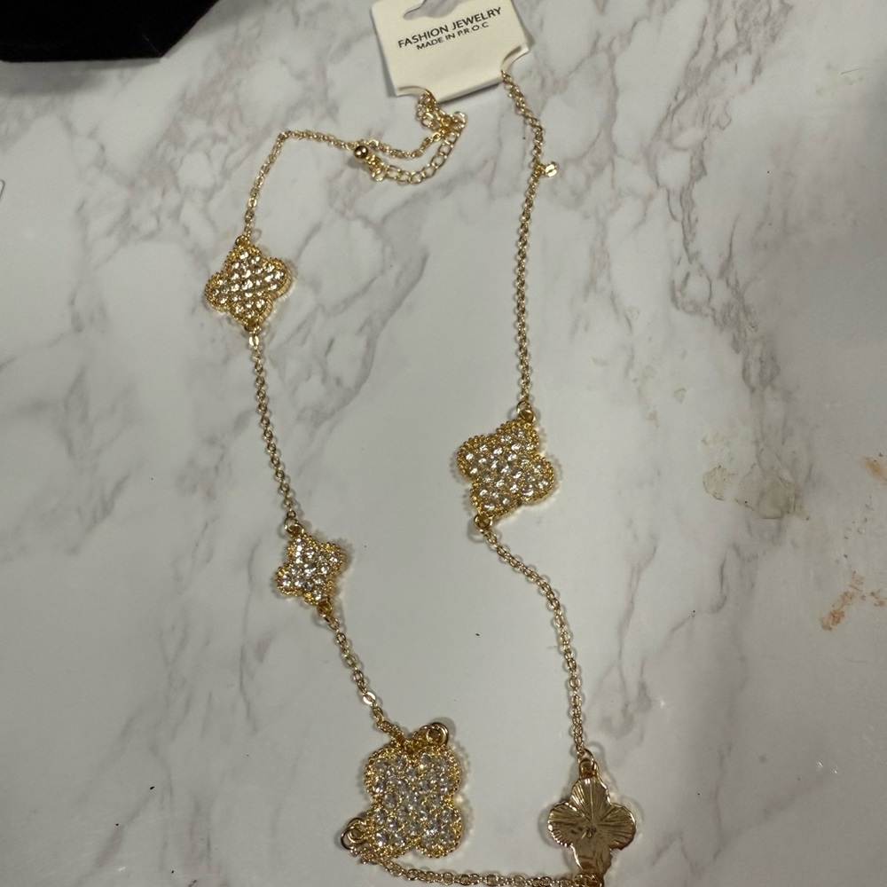 Elegant Gold Fashion Necklace